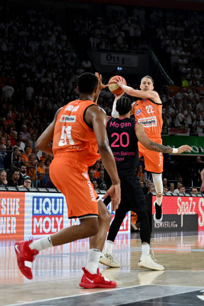 解两支球队 解两支球队